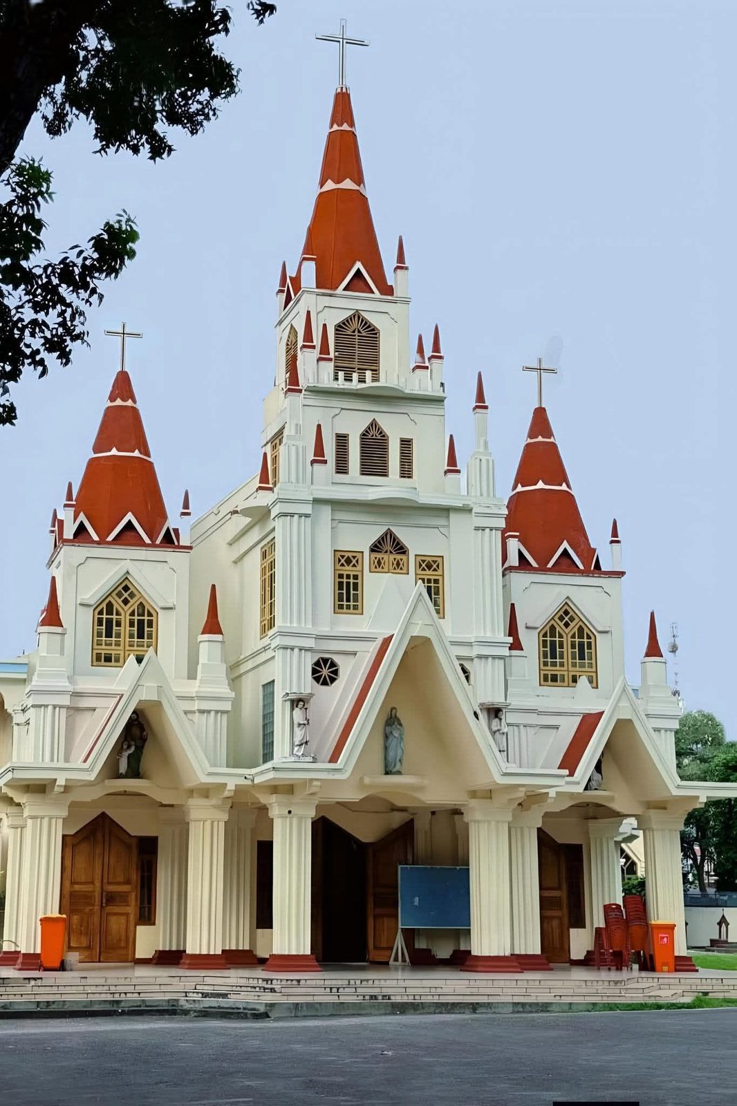 Katedral Reinha Rosari Larantuka